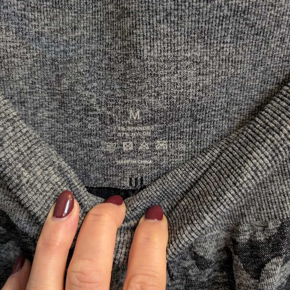 NVGTN Seamless Camo Leggings - Picture 8 of 8